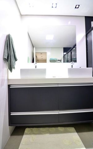 Apartamento à venda com 156m², 3 quartos e 3 vagasSuíte 1 Banheiro 