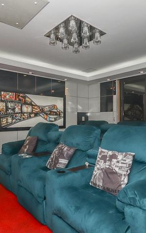 Apartamento à venda com 200m², 2 quartos e 4 vagasSala de cinema