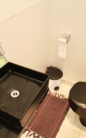 Apartamento à venda com 75m², 2 quartos e 2 vagas Apartamento à venda com 75m², 2 quartos e 2 vagasBanheiro da Suíte
