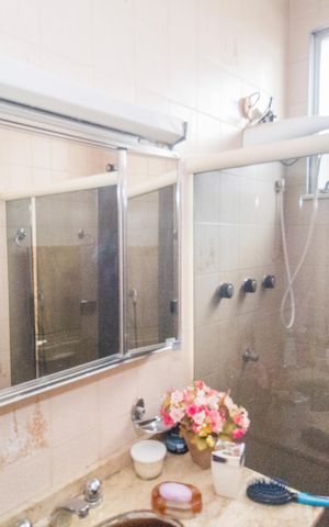 Casa à venda com 220m², 3 quartos e 3 vagas Casa à venda com 220m², 3 quartos e 3 vagasBanheiro