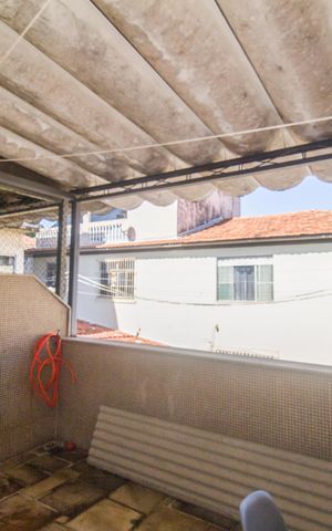 Casa à venda com 220m², 3 quartos e 3 vagas Casa à venda com 220m², 3 quartos e 3 vagasSuíte