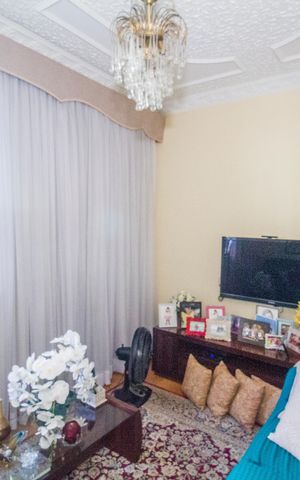 Casa à venda com 220m², 3 quartos e 3 vagas Casa à venda com 220m², 3 quartos e 3 vagasSala 2