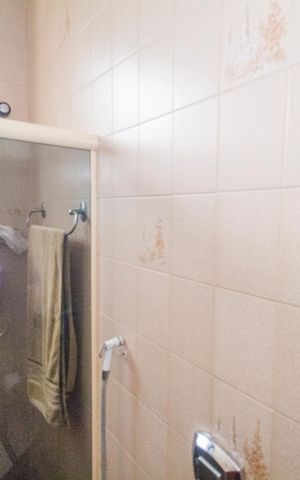 Casa à venda com 220m², 3 quartos e 3 vagas Casa à venda com 220m², 3 quartos e 3 vagasBanheiro