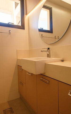 Apartamento à venda com 218m², 4 quartos e 2 vagas Apartamento à venda com 218m², 4 quartos e 2 vagasBanheiro Suite 1