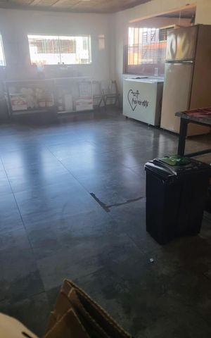 Casa à venda com 510m², 3 quartos e 2 vagas Casa à venda com 510m², 3 quartos e 2 vagasLOJA