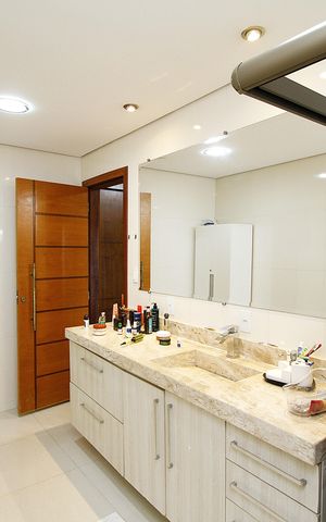 Casa à venda com 510m², 3 quartos e 2 vagasBanheiro da Suíte 1