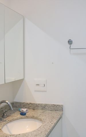 Apartamento à venda com 100m², 3 quartos e 2 vagasBanheiro 1