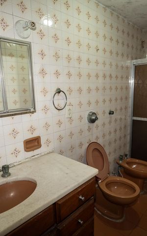 Apartamento à venda com 77m², 2 quartos e 1 vaga Apartamento à venda com 77m², 2 quartos e 1 vagaBanheiro