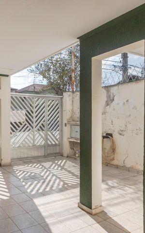 Casa à venda com 160m², 3 quartos e 2 vagas Casa à venda com 160m², 3 quartos e 2 vagasGaragem