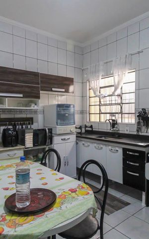 Casa à venda com 186m², 3 quartos e 3 vagas Casa à venda com 186m², 3 quartos e 3 vagasCozinha