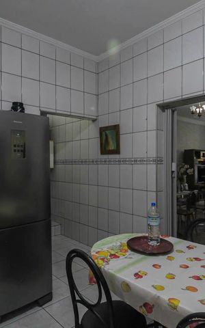 Casa à venda com 186m², 3 quartos e 3 vagas Casa à venda com 186m², 3 quartos e 3 vagasCozinha