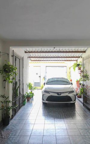 Casa à venda com 186m², 3 quartos e 3 vagas Casa à venda com 186m², 3 quartos e 3 vagasGaragem