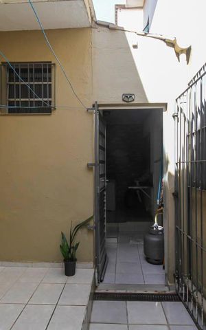 Casa à venda com 186m², 3 quartos e 3 vagas Casa à venda com 186m², 3 quartos e 3 vagasQuintal