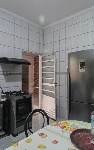 Casa à venda com 186m², 3 quartos e 3 vagas Casa à venda com 186m², 3 quartos e 3 vagasCozinha