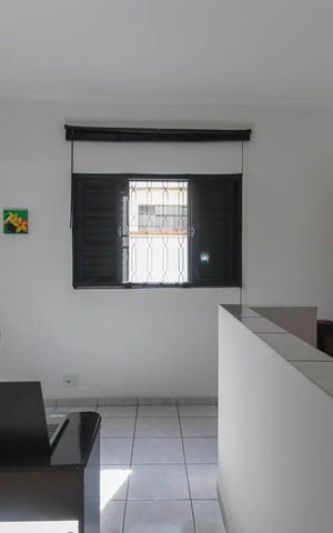 Casa à venda com 186m², 3 quartos e 3 vagas Casa à venda com 186m², 3 quartos e 3 vagasEscritorio
