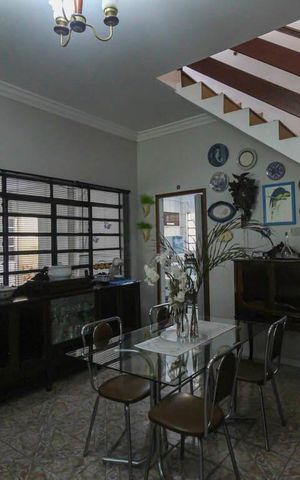 Casa à venda com 186m², 3 quartos e 3 vagas Casa à venda com 186m², 3 quartos e 3 vagasSala de Jantar
