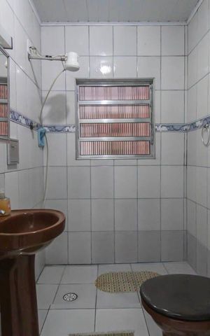 Casa à venda com 186m², 3 quartos e 3 vagas Casa à venda com 186m², 3 quartos e 3 vagasBanheiro