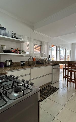 Casa de condomínio para alugar com 284m², 4 quartos e 3 vagas Casa de condomínio para alugar com 284m², 4 quartos e 3 vagasCozinha