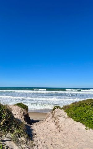 Casa de condomínio para alugar com 284m², 4 quartos e 3 vagas Casa de condomínio para alugar com 284m², 4 quartos e 3 vagasEntrada privativa Praia