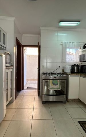 Casa de condomínio para alugar com 284m², 4 quartos e 3 vagas Casa de condomínio para alugar com 284m², 4 quartos e 3 vagasCozinha