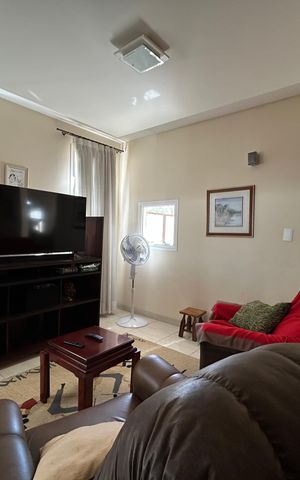 Casa de condomínio para alugar com 284m², 4 quartos e 3 vagas Casa de condomínio para alugar com 284m², 4 quartos e 3 vagasSala
