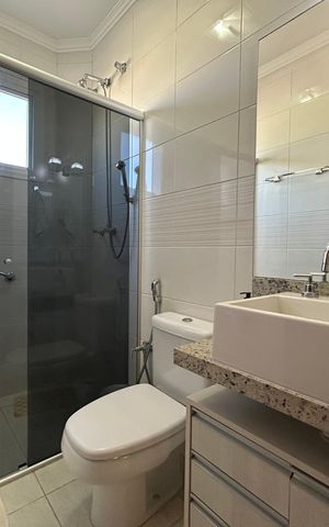 Casa de condomínio para alugar com 284m², 4 quartos e 3 vagas Casa de condomínio para alugar com 284m², 4 quartos e 3 vagasBanheiro
