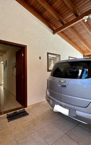 Casa de condomínio para alugar com 284m², 4 quartos e 3 vagas Casa de condomínio para alugar com 284m², 4 quartos e 3 vagasGaragem