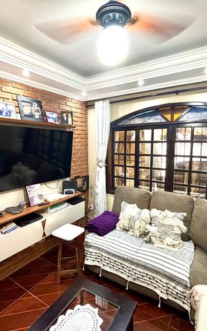 Casa para alugar com 120m², 2 quartos e 3 vagas Casa para alugar com 120m², 2 quartos e 3 vagasSala