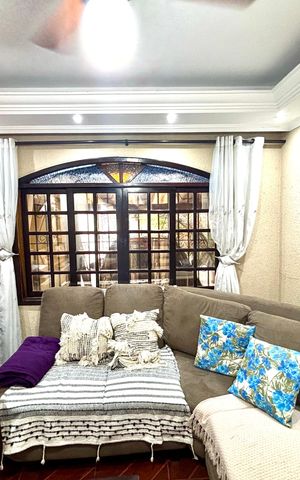 Casa para alugar com 120m², 2 quartos e 3 vagas Casa para alugar com 120m², 2 quartos e 3 vagasSala