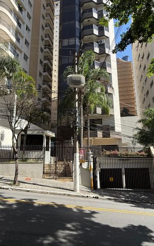 Apartamento à venda com 197m², 4 quartos e 3 vagas