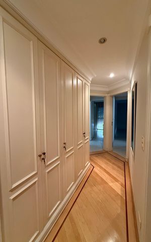 Apartamento à venda com 197m², 4 quartos e 3 vagas