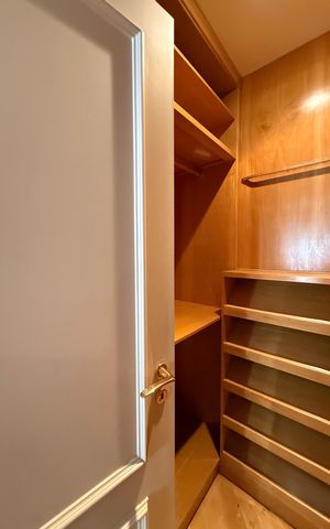 Apartamento à venda com 197m², 4 quartos e 3 vagas