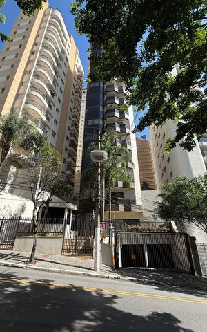 Apartamento à venda com 197m², 4 quartos e 3 vagas