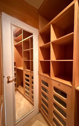 Apartamento à venda com 197m², 4 quartos e 3 vagas