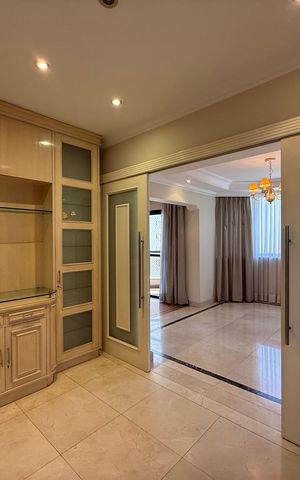 Apartamento à venda com 197m², 4 quartos e 3 vagas