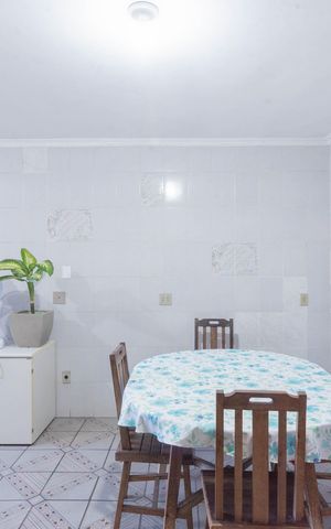 Casa à venda com 234m², 3 quartos e 5 vagas Casa à venda com 234m², 3 quartos e 5 vagasCopa
