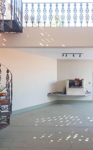 Casa à venda com 234m², 3 quartos e 5 vagas Casa à venda com 234m², 3 quartos e 5 vagasGaragem