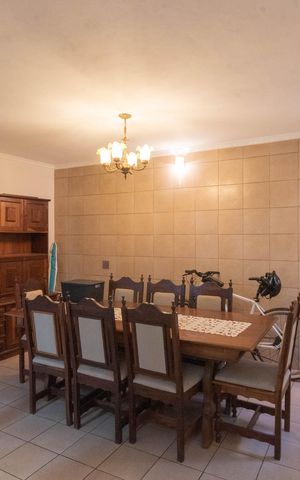 Casa à venda com 234m², 3 quartos e 5 vagas Casa à venda com 234m², 3 quartos e 5 vagasSala de Jantar