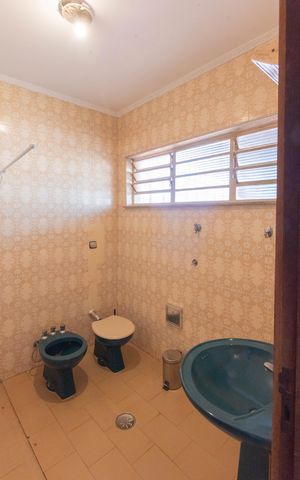 Casa à venda com 234m², 3 quartos e 5 vagas Casa à venda com 234m², 3 quartos e 5 vagasBanheiro da Suíte