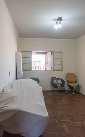 Casa à venda com 234m², 3 quartos e 5 vagas Casa à venda com 234m², 3 quartos e 5 vagasQuarto 2