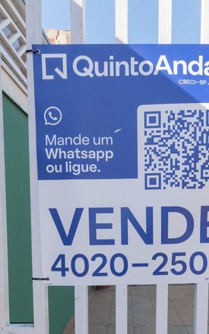 Casa à venda com 234m², 3 quartos e 5 vagas Casa à venda com 234m², 3 quartos e 5 vagasPlaquinha