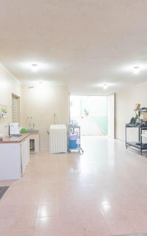 Casa à venda com 234m², 3 quartos e 5 vagas Casa à venda com 234m², 3 quartos e 5 vagasÁrea de Serviço
