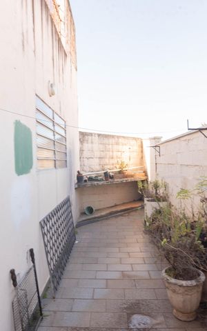 Casa à venda com 234m², 3 quartos e 5 vagas Casa à venda com 234m², 3 quartos e 5 vagasQuintal