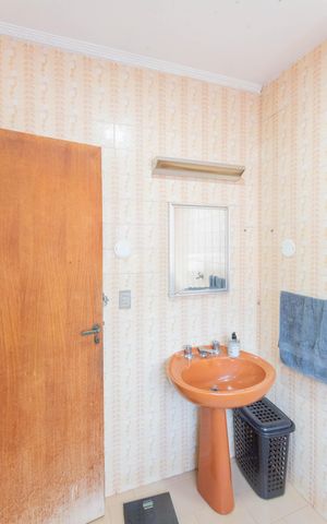 Casa à venda com 234m², 3 quartos e 5 vagas Casa à venda com 234m², 3 quartos e 5 vagasBanheiro