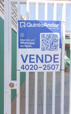 Casa à venda com 234m², 3 quartos e 5 vagas Casa à venda com 234m², 3 quartos e 5 vagasPlaquinha