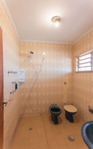 Casa à venda com 234m², 3 quartos e 5 vagas Casa à venda com 234m², 3 quartos e 5 vagasBanheiro da Suíte