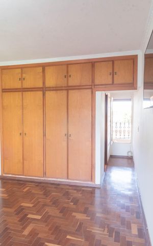 Casa à venda com 234m², 3 quartos e 5 vagas Casa à venda com 234m², 3 quartos e 5 vagasSuíte