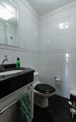 Apartamento à venda com 210m², 4 quartos e 3 vagas Apartamento à venda com 210m², 4 quartos e 3 vagasLavabo