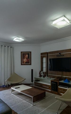 Apartamento à venda com 210m², 4 quartos e 3 vagas Apartamento à venda com 210m², 4 quartos e 3 vagasSala