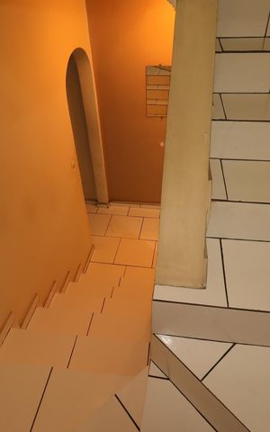 Casa à venda com 200m², 4 quartos e 2 vagasEscada da Casa 1